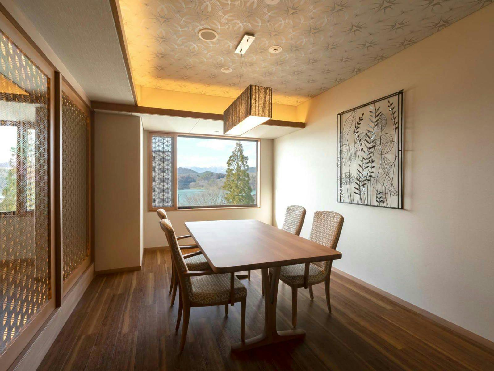 ห้องพรีเมียม - พื้นที่รับประทานอาหารส่วนตัว