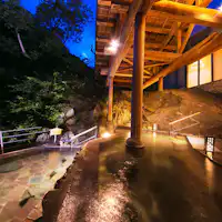 【棚湯】白天展現白天的姿態,夜晚展現夜晚的風貌。