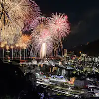 ทิวทัศน์งานดอกไม้ไฟอาตามิ