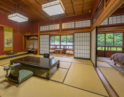 ゆったりとした広縁【花の間】