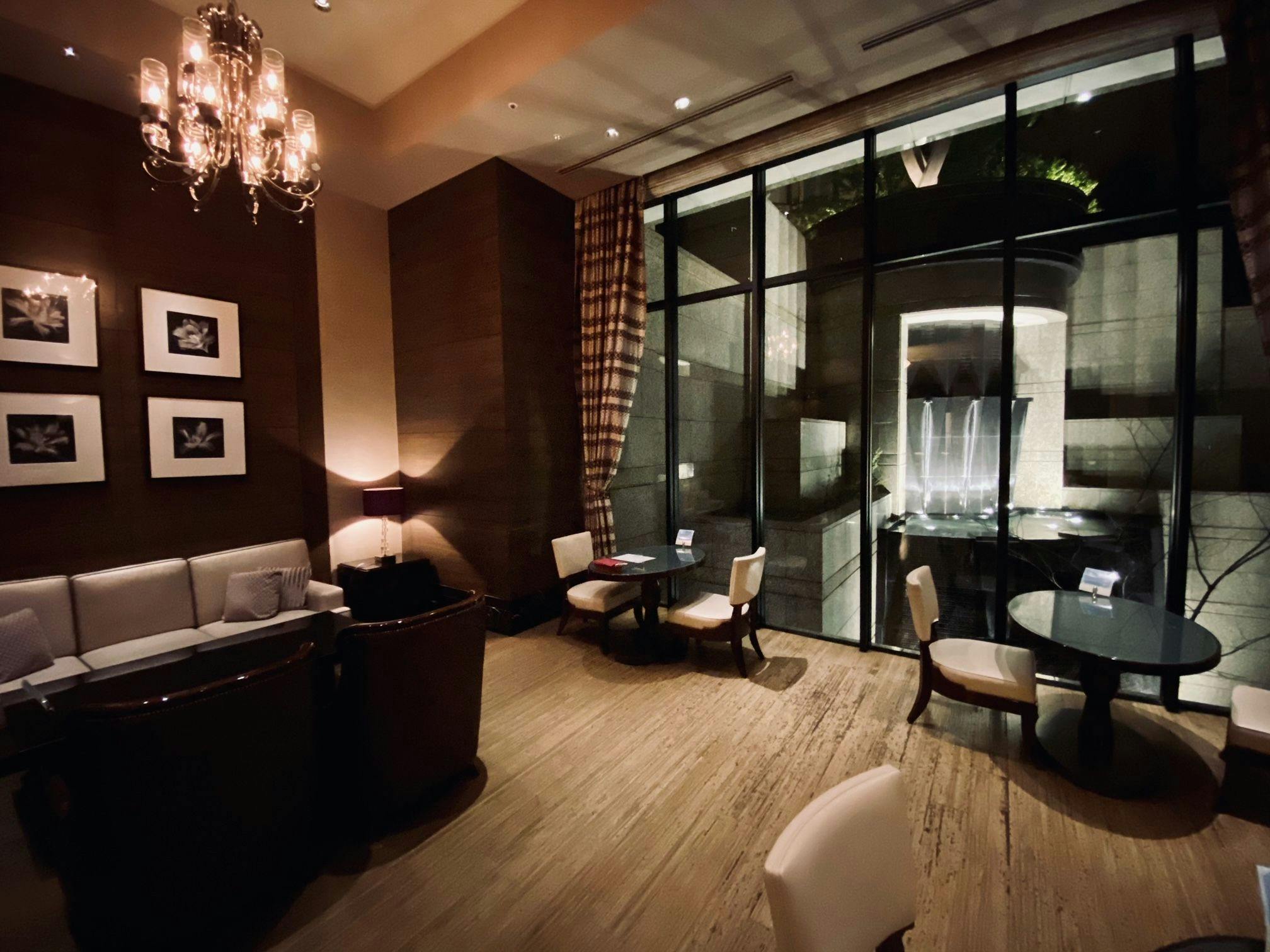 ラウンジ「クオーレ」