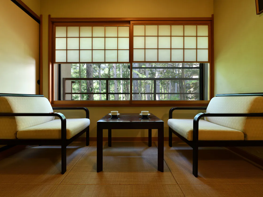 【客室】源泉かけ流し内湯付客室|8帖+8帖