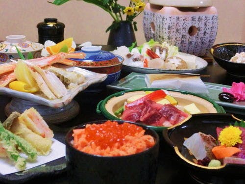特選牛陶板、ズワイ蟹、真鱈と地野菜ちり鍋