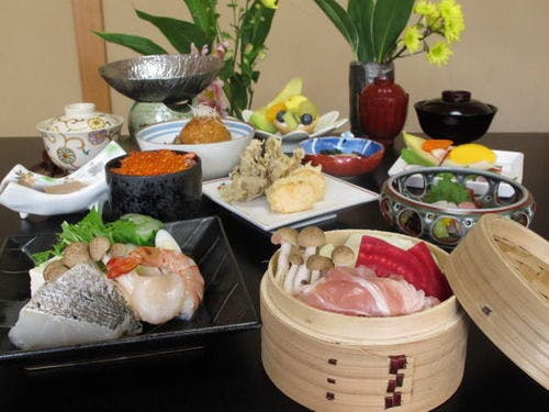 地鶏の茶せいろ蒸しと真鱈のちり鍋会席