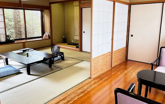 ชั้น 2 ห้องสไตล์ญี่ปุ่น ขนาด 10 เสื่อทาทามิ