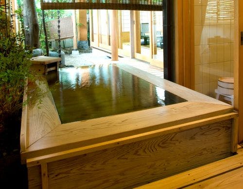 露天風呂付客室一例