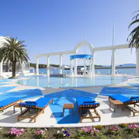 【施設】屋外プール(夏季のみ)