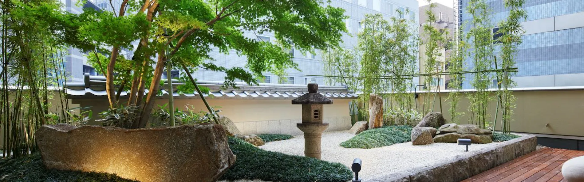 庭のホテル 東京