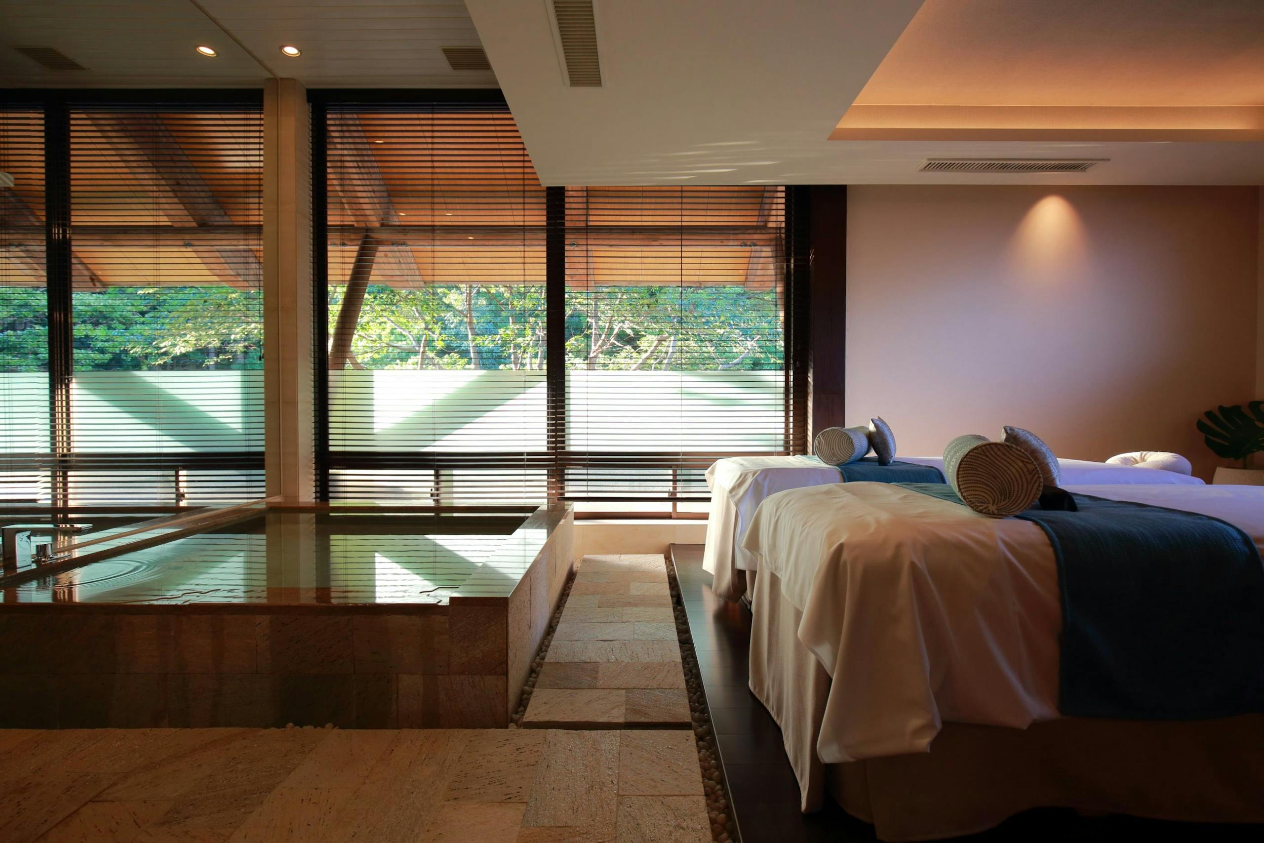 スパスイート森側