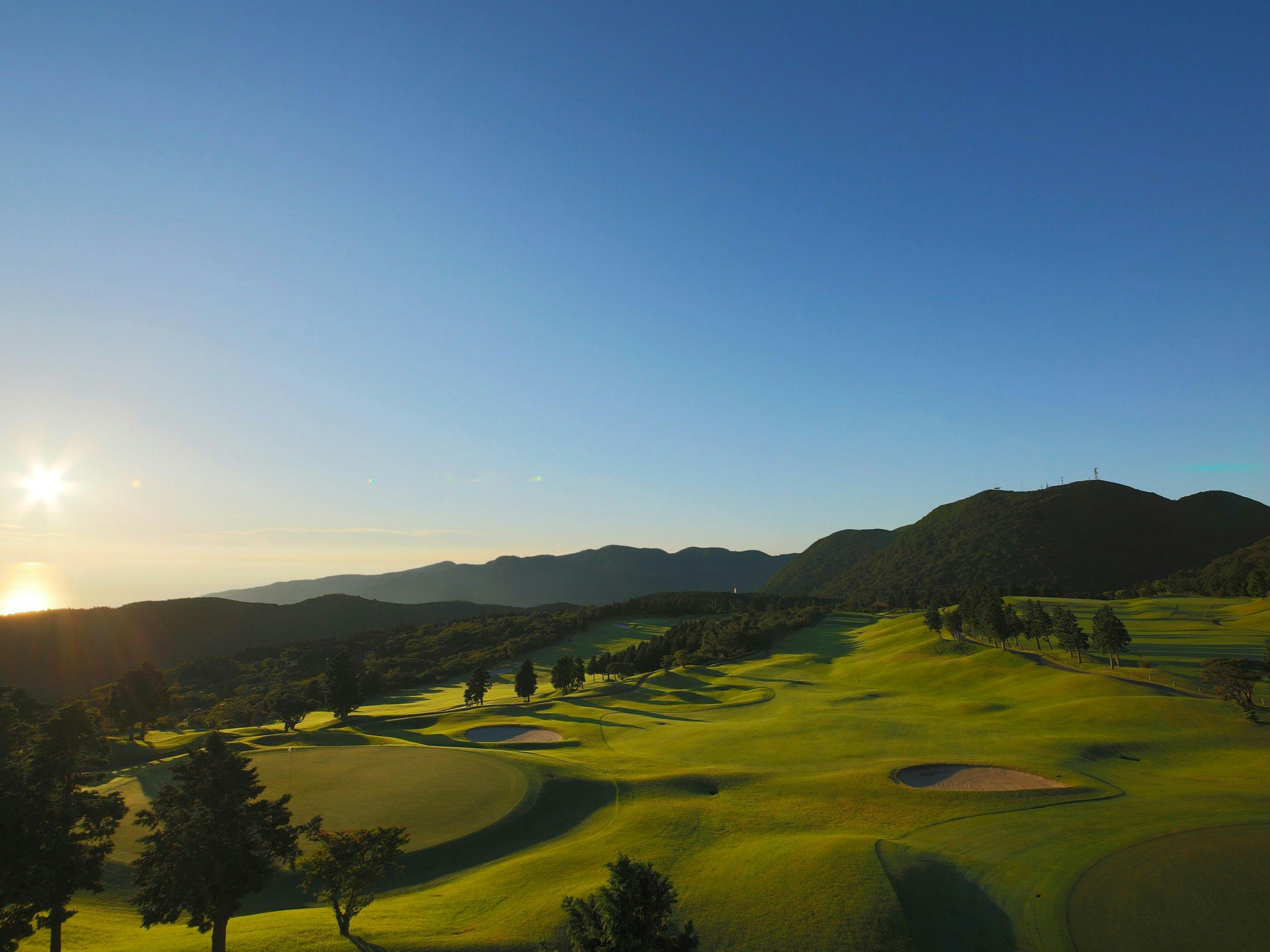 箱根湯の花ゴルフ場（お車で２０分）