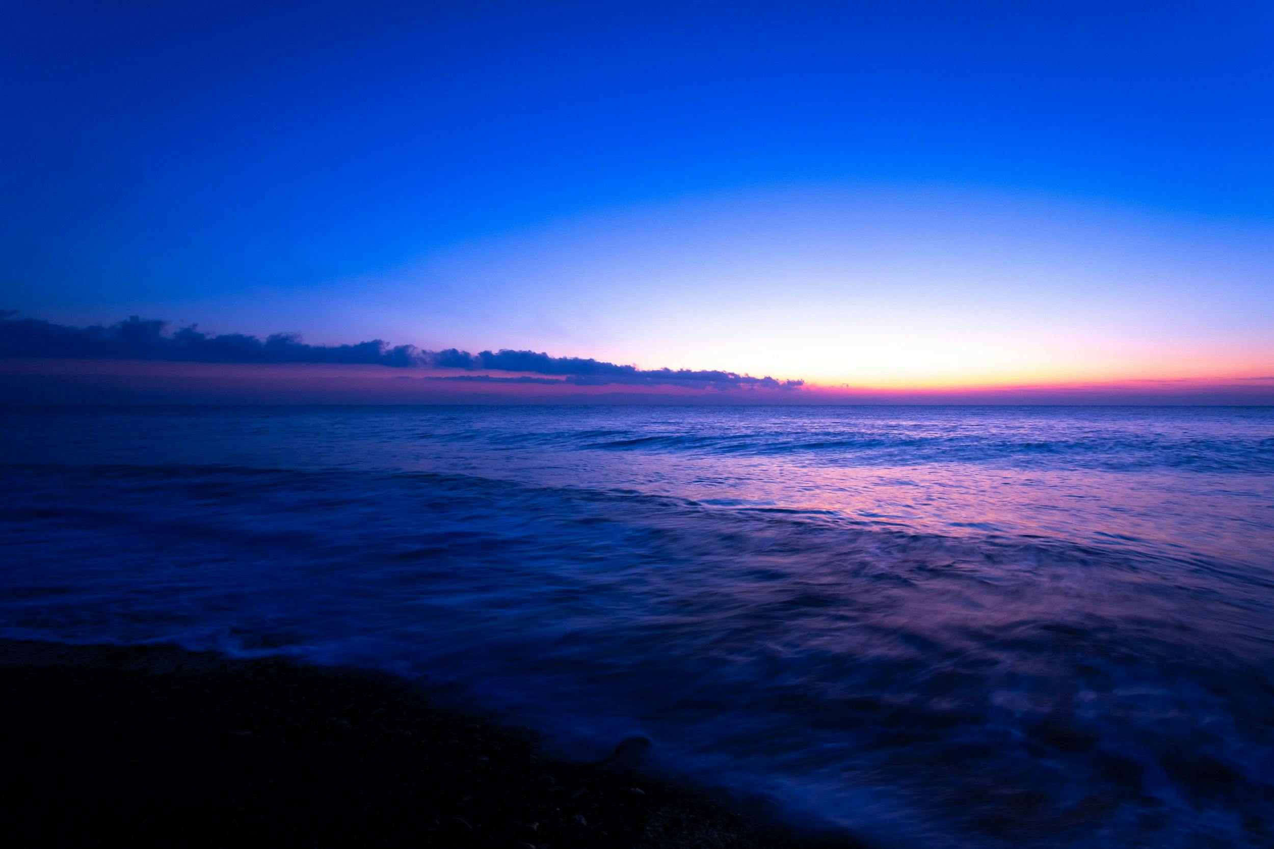 石津浜から見える駿河湾の朝焼け