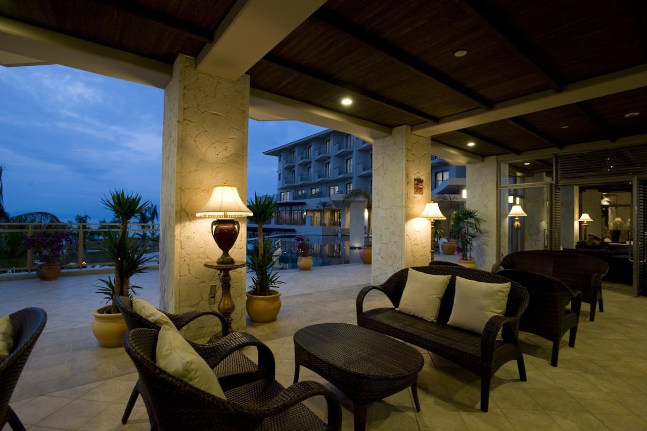 ロビーエントランス