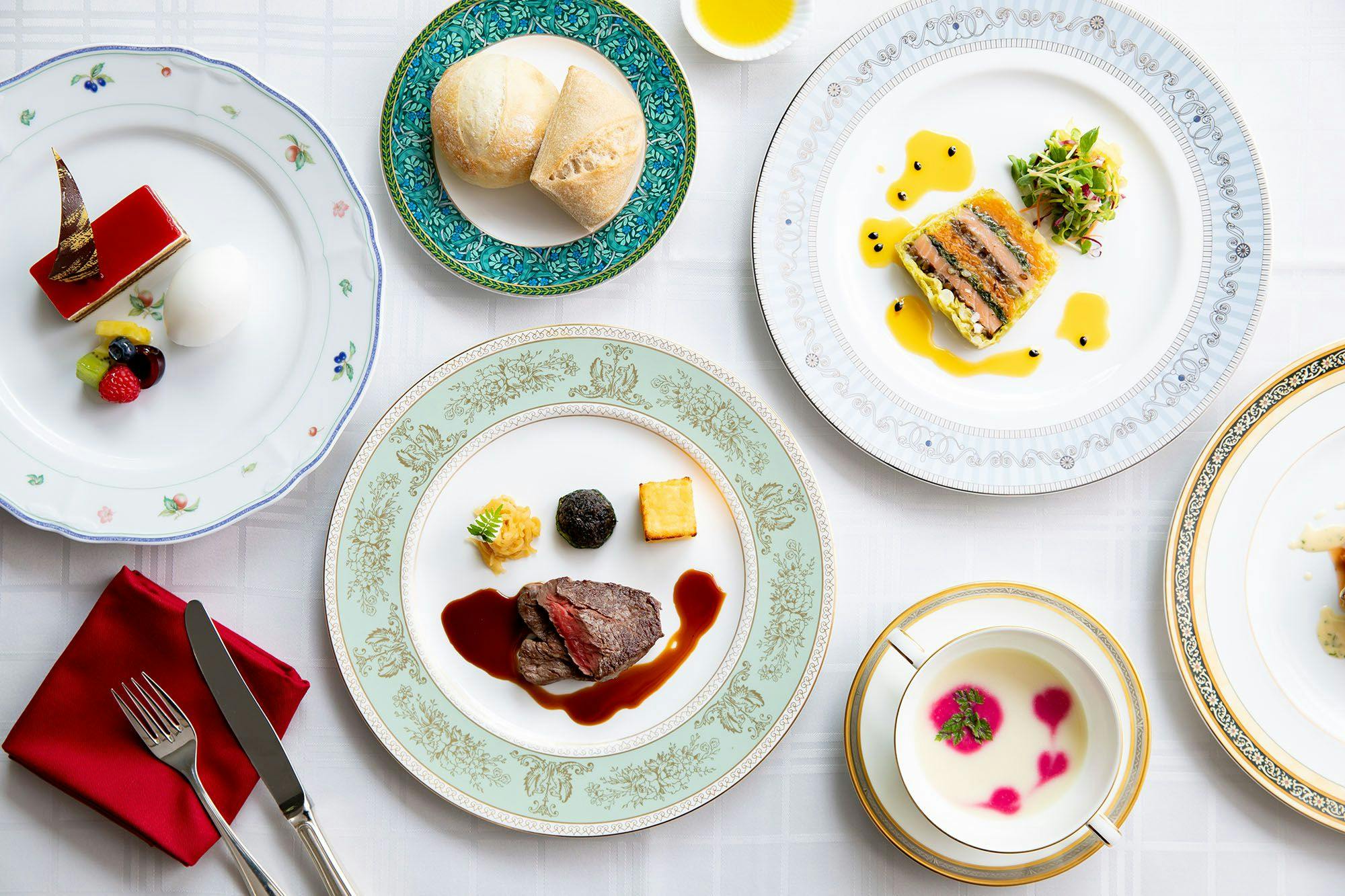 【人気】1泊2食付きプラン～メインダイニングで味わう「フレンチ四季のコース」＆和洋朝食ビュッフェ～