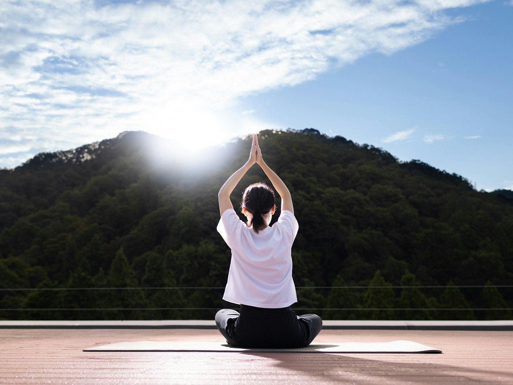 【Yoga di Langit】Rasakan berkah alam sepenuhnya dengan seluruh tubuh Anda