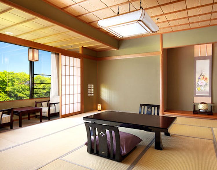 【楽/らく】10帖～12帖＆広縁・バス付 渓流のサムネイル画像