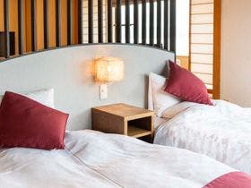 加賀屋グループ　虹と海