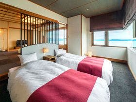 加賀屋グループ　虹と海