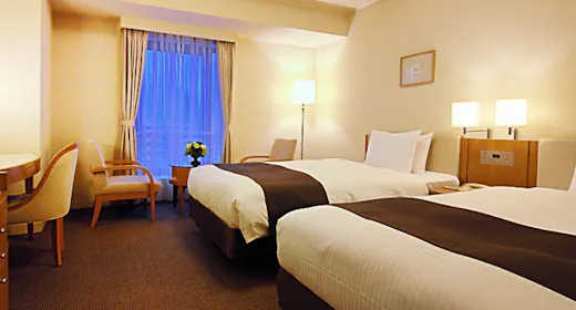 TWIN ROOM