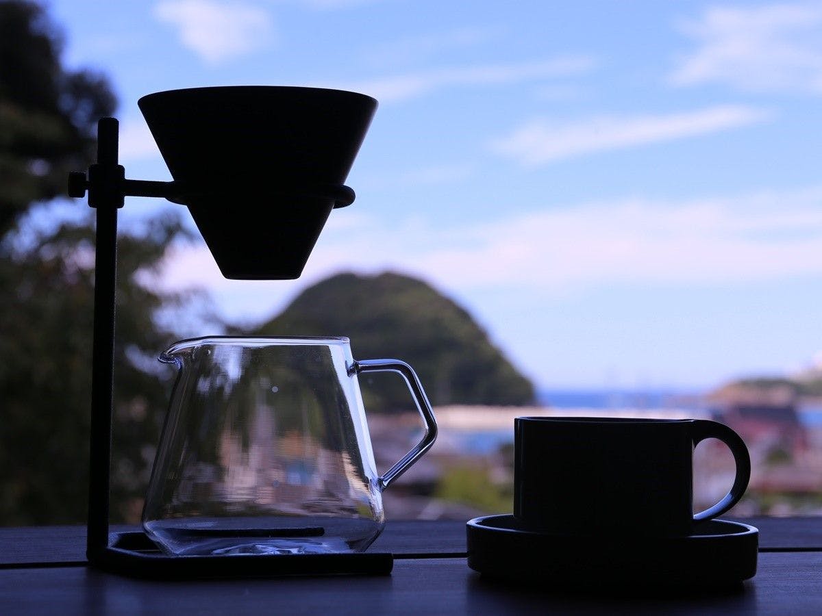 *繭（海を眺めるカウンターコーヒー）