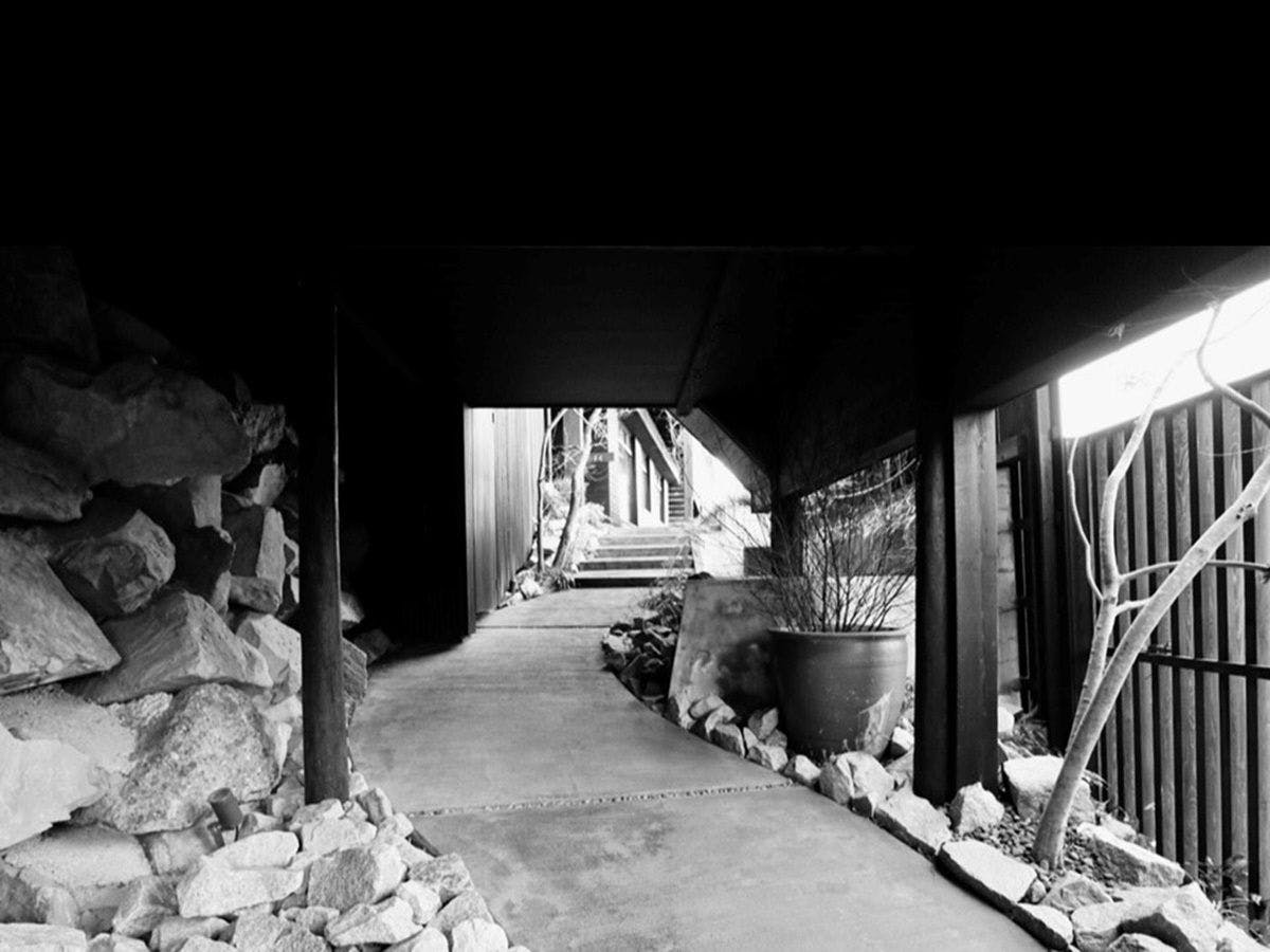 *外観（アプローチ）