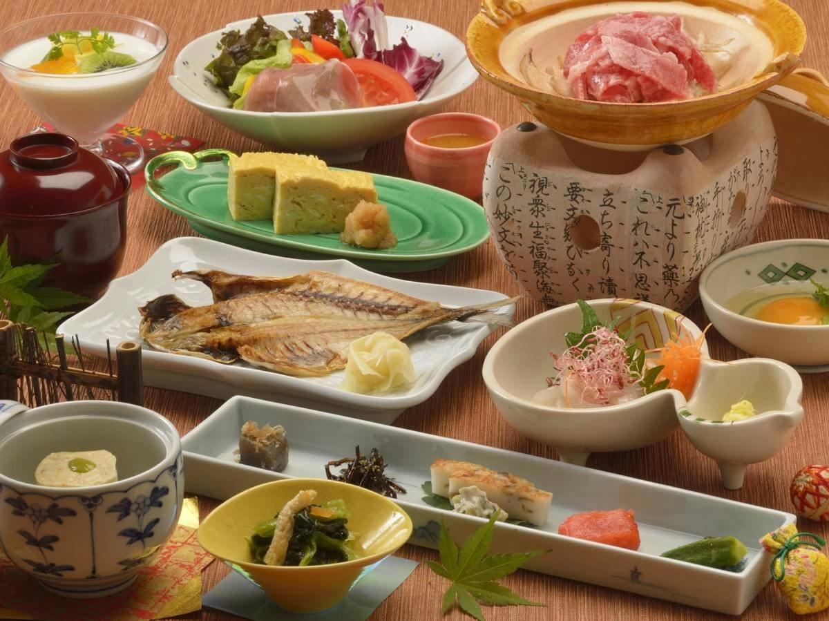 本館／朝食メニュー一例（初夏）