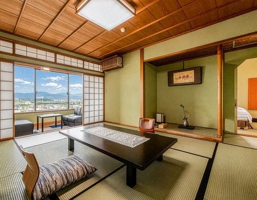 【本館十楽棟最上階】和室(ベッド付き)