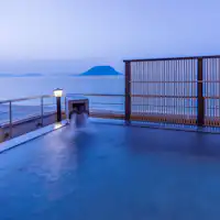 ห้องอาบน้ำชมวิวในอาคารฝั่งตะวันตก