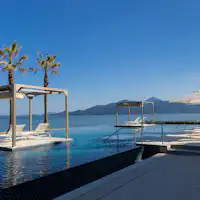 สระว่ายน้ำกลางแจ้งสำหรับผู้เข้าพักที่พักอาคารตะวันออก ※ เฉพาะฤดูร้อน