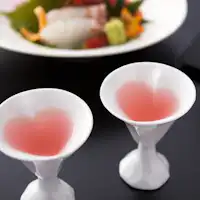 เครื่องดื่มเรียกน้ำย่อยรูปหัวใจ