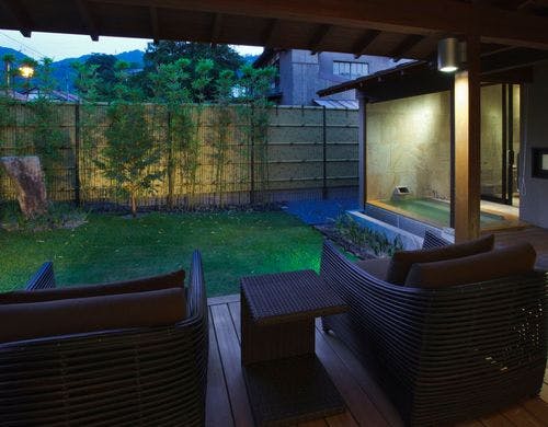 スイートルーム　琥珀　テラス夕景