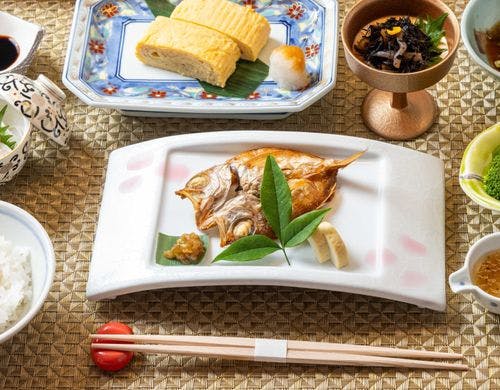 御朝食の一例