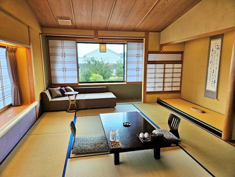 杜の館10+6畳　2階【桜】【杉】【桐】のサムネイル画像