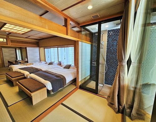 椿　シャワールームから客室