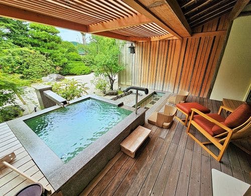 梅　露天風呂デッキ