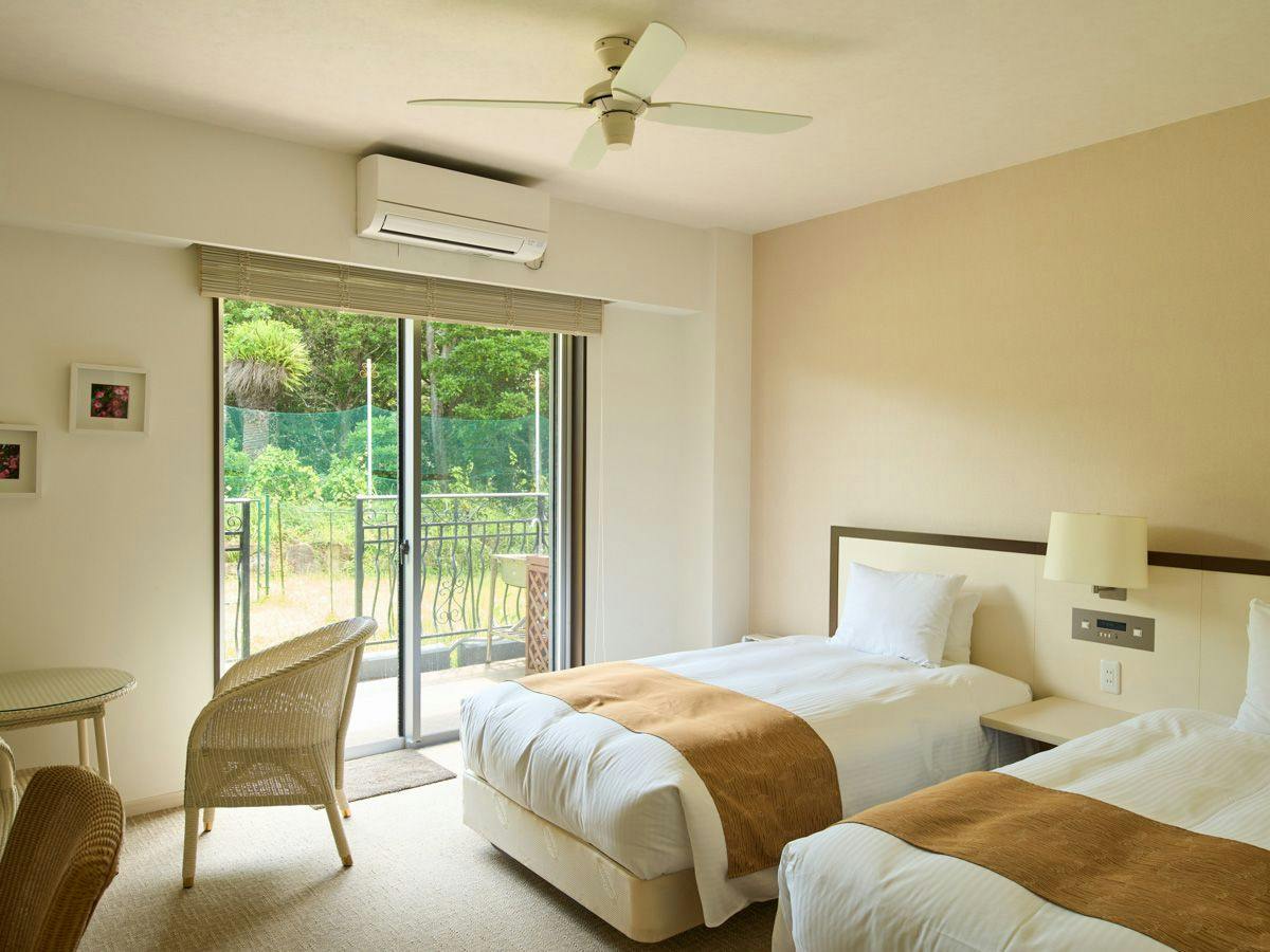 HOTEL HOLISTIC RESORT