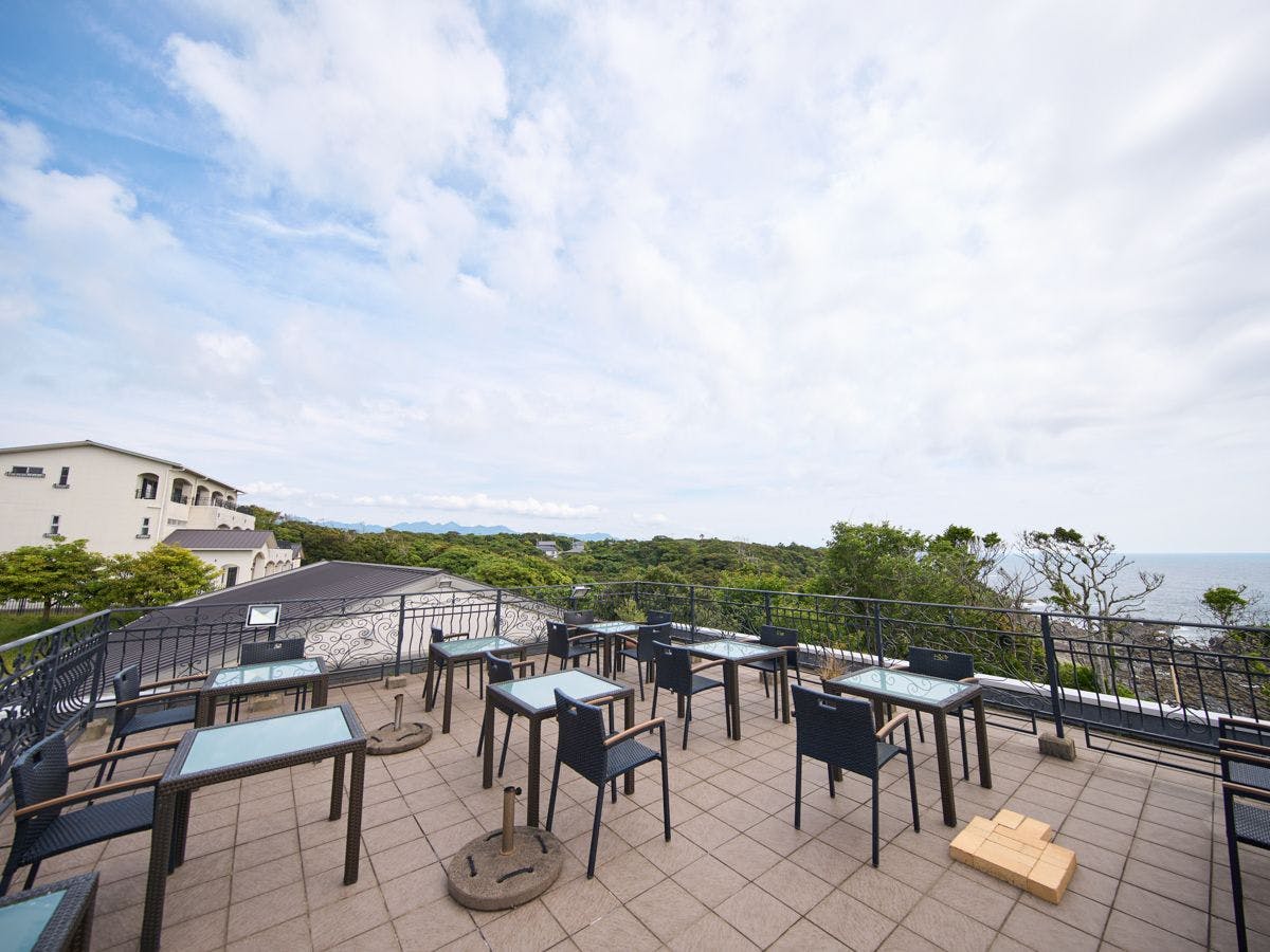 HOTEL HOLISTIC RESORT