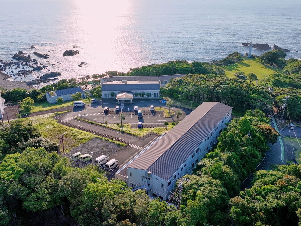 HOTEL HOLISTIC RESORT