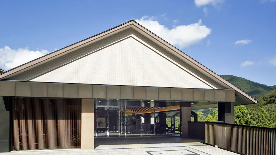 Hakone Nanase (Formerly Manatei Hakone)