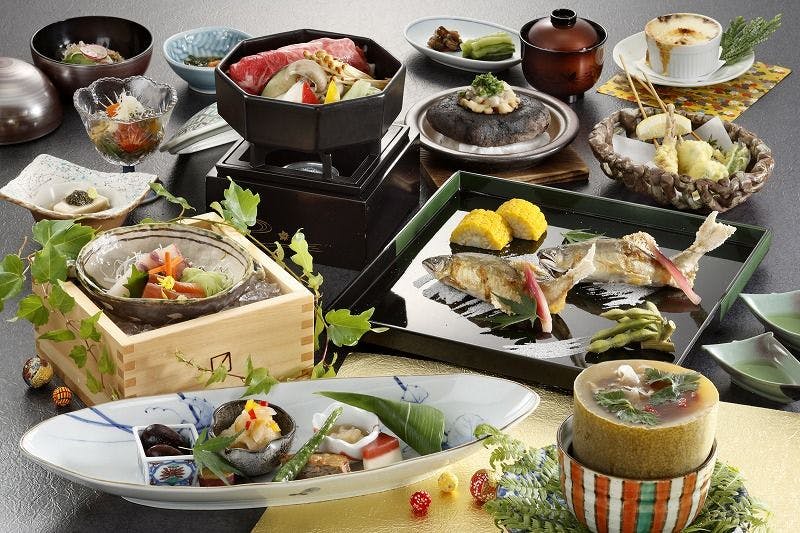 露店風呂付客室"遊心庵"のご夕食一例