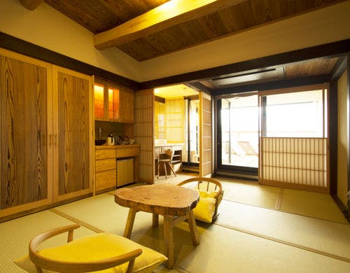 302花筏（はないかだ）の和室