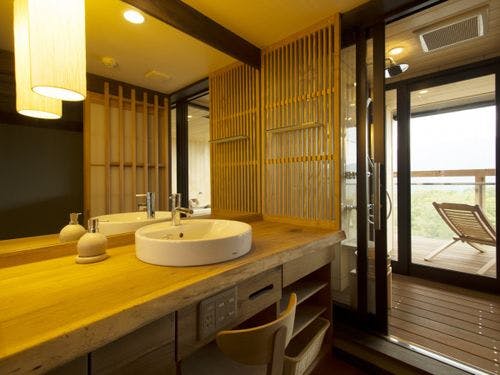 302花筏（はないかだ）客室