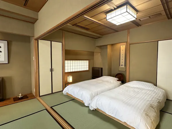 優風次の間ベッド
