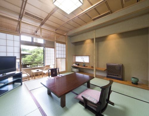 優風次の間ベッド