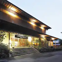 Tampilan depan - Malam