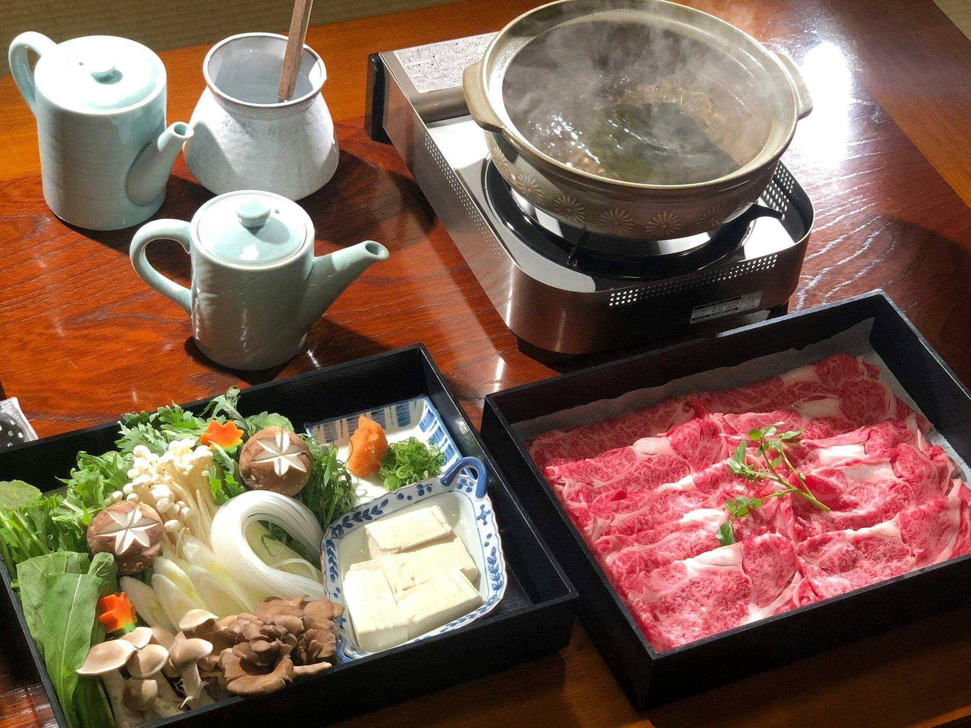 12月【冬はほっこり鍋】特選和牛しゃぶしゃぶ