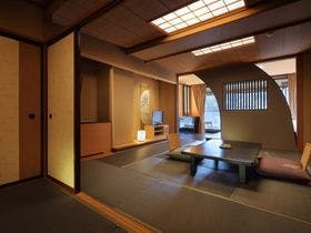 栂の季（つがのき）
