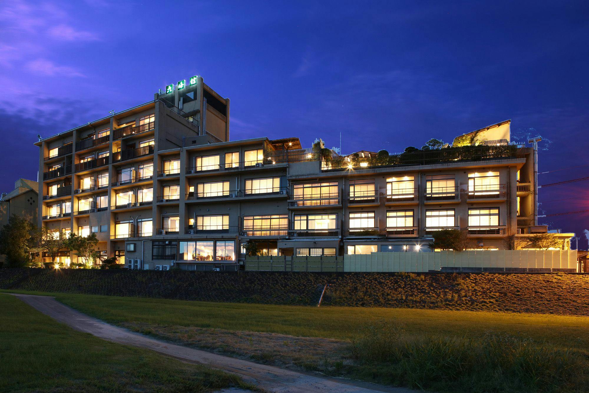 南側（客房側）外觀