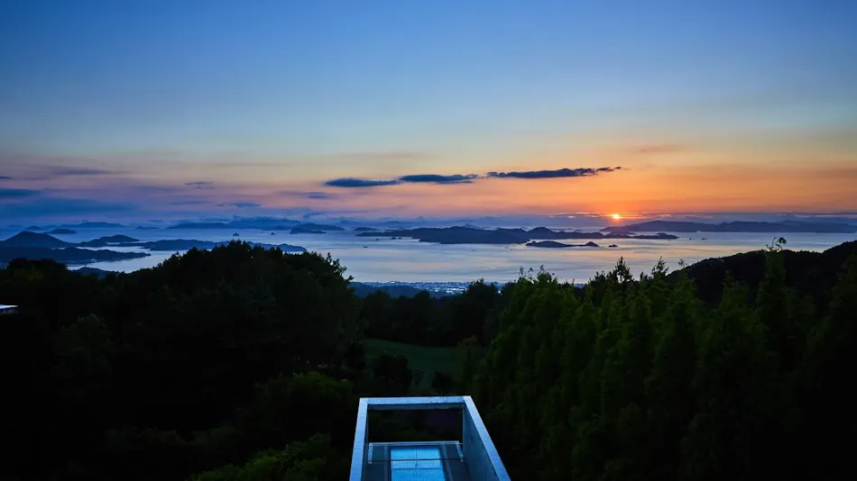 SETOUCHI RETREAT AONAGI by Onko Chishin