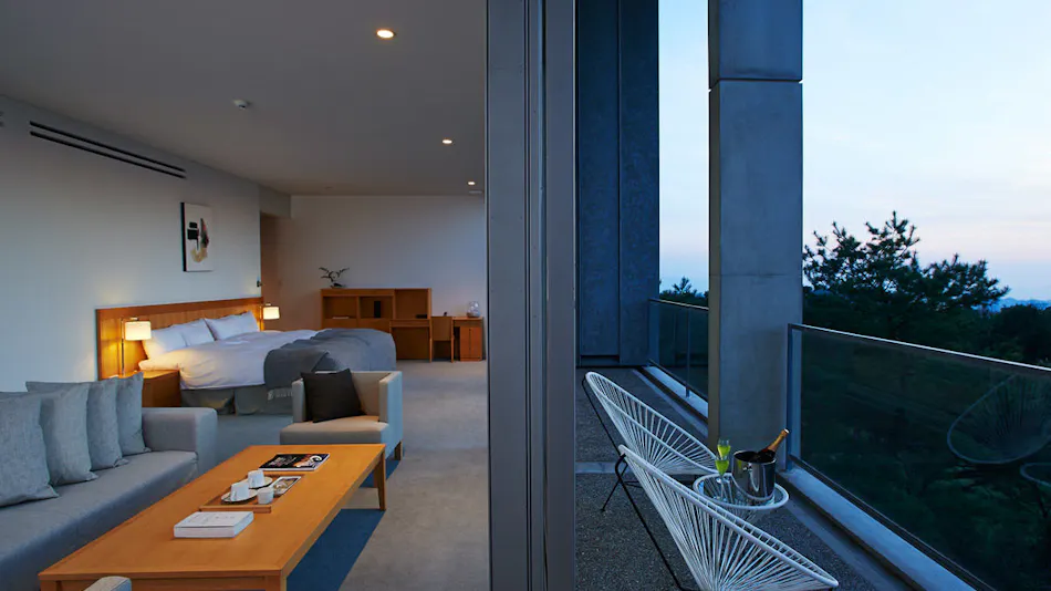SETOUCHI RETREAT AONAGI by Onko Chishin