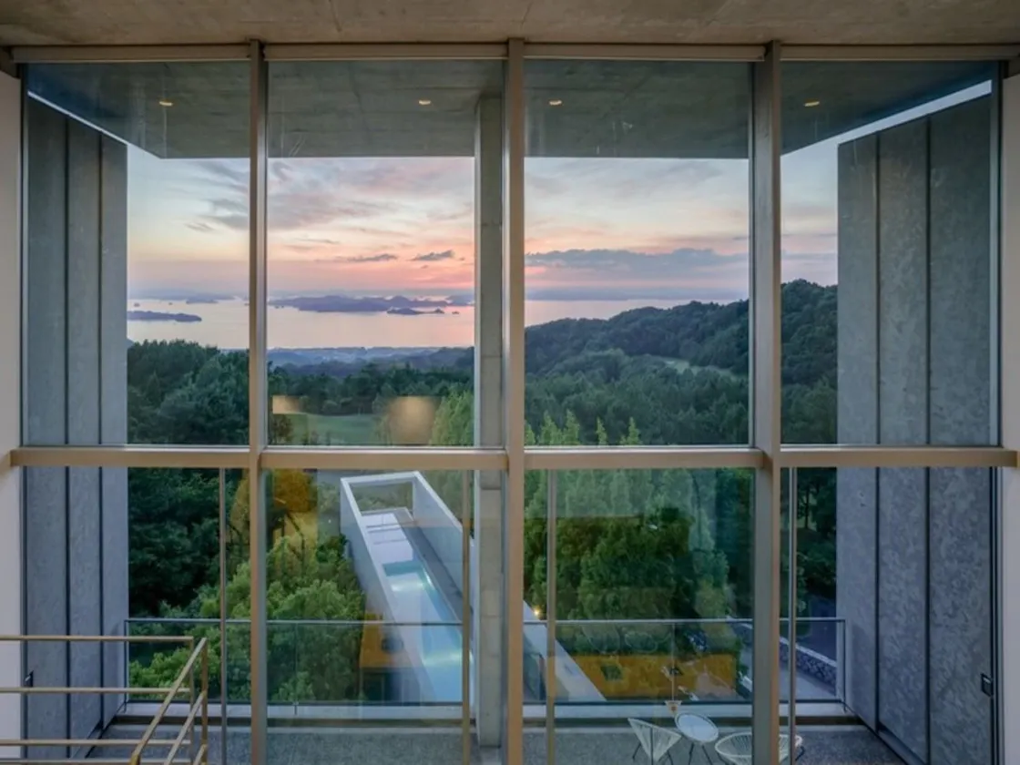 THE AONAGI Suite
